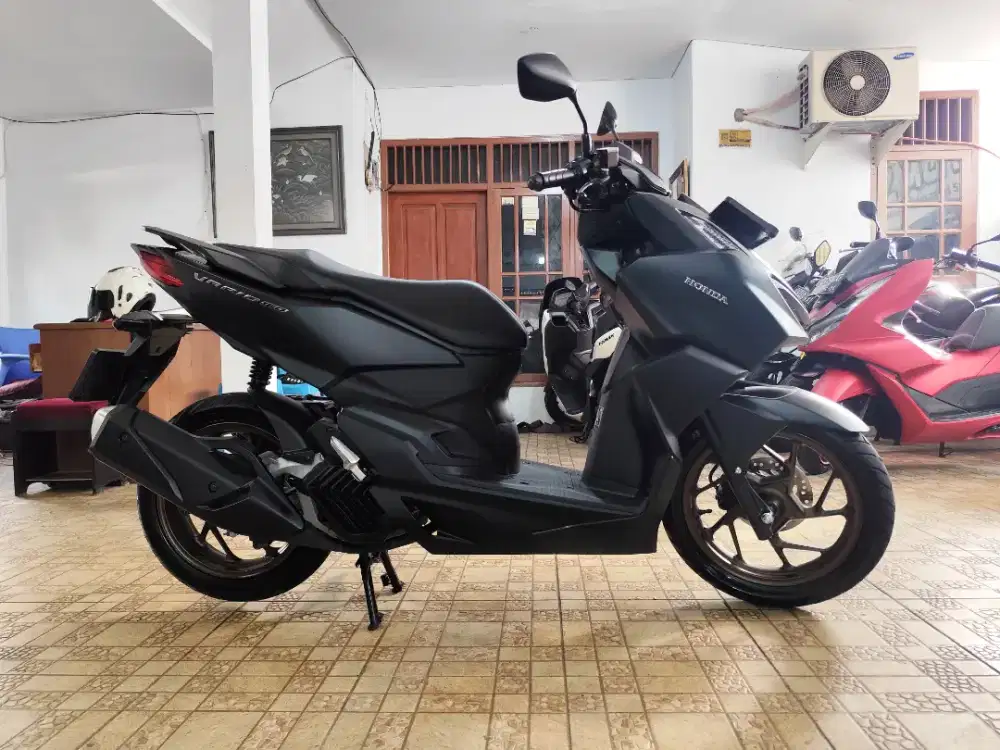 HONDA VARIO 160 2024 KM 1 RB AN MULUS ORI