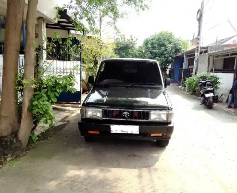 Toyota Kijang
Grand Extra short
Tahun 1995
