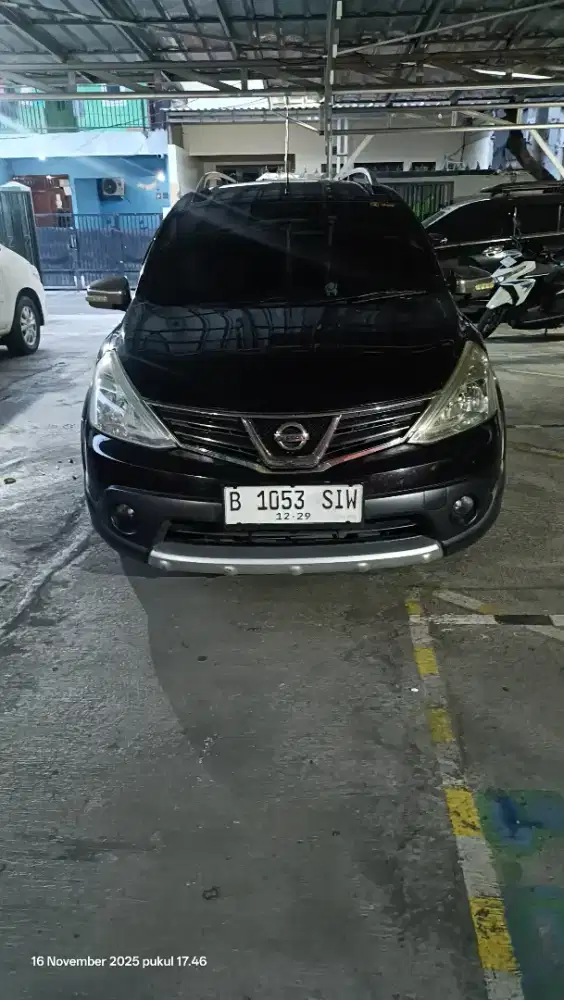 Jual Nissan Grand Livina XGear Automatic , terawat pemakaian pribadi