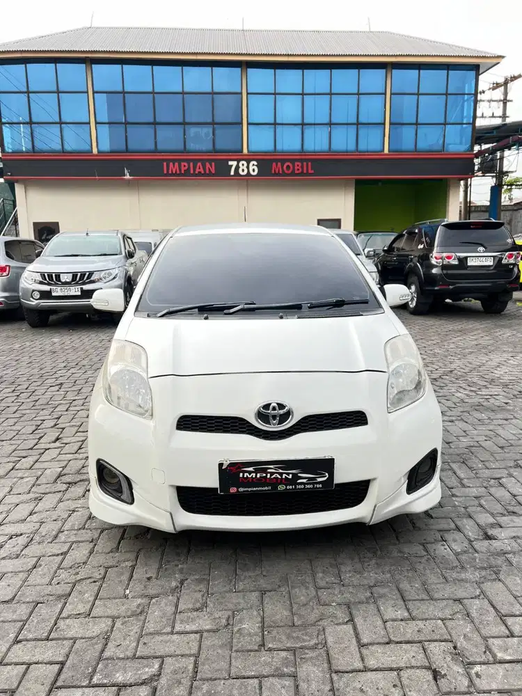 TDP 26JT Toyota Yaris E M/T Putih 2012 crv brio avanza fiesta ignis