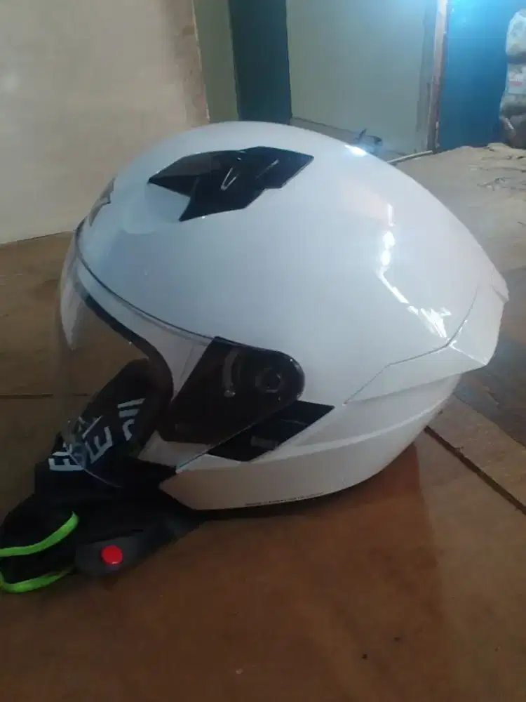 Dijual!!! Helm RSV SV300 warna putih
