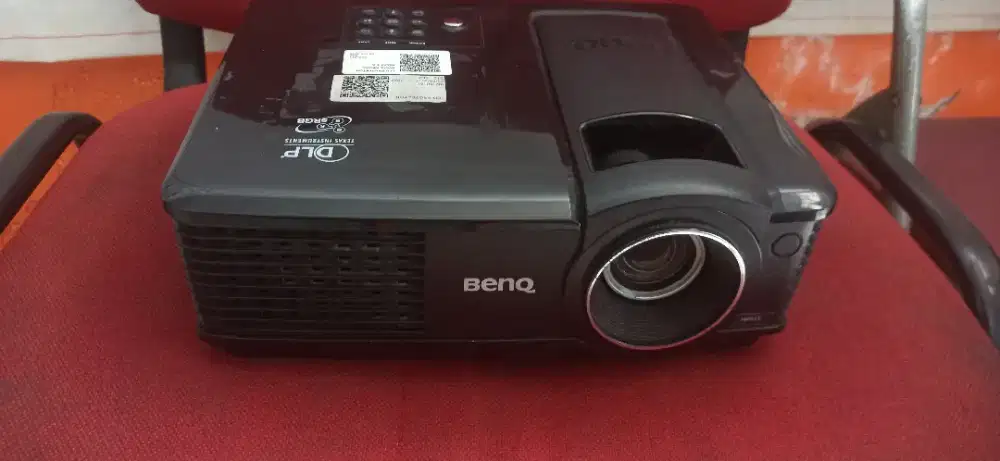Proyektor Benq Mp512