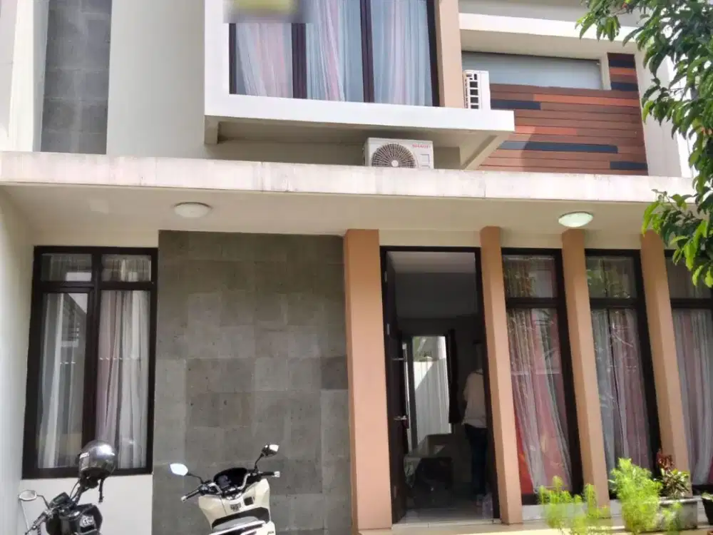 Disewakan Rumah Cluster Cosmo – Lippo Cikarang | Semi Furnish | Lokasi Strategis