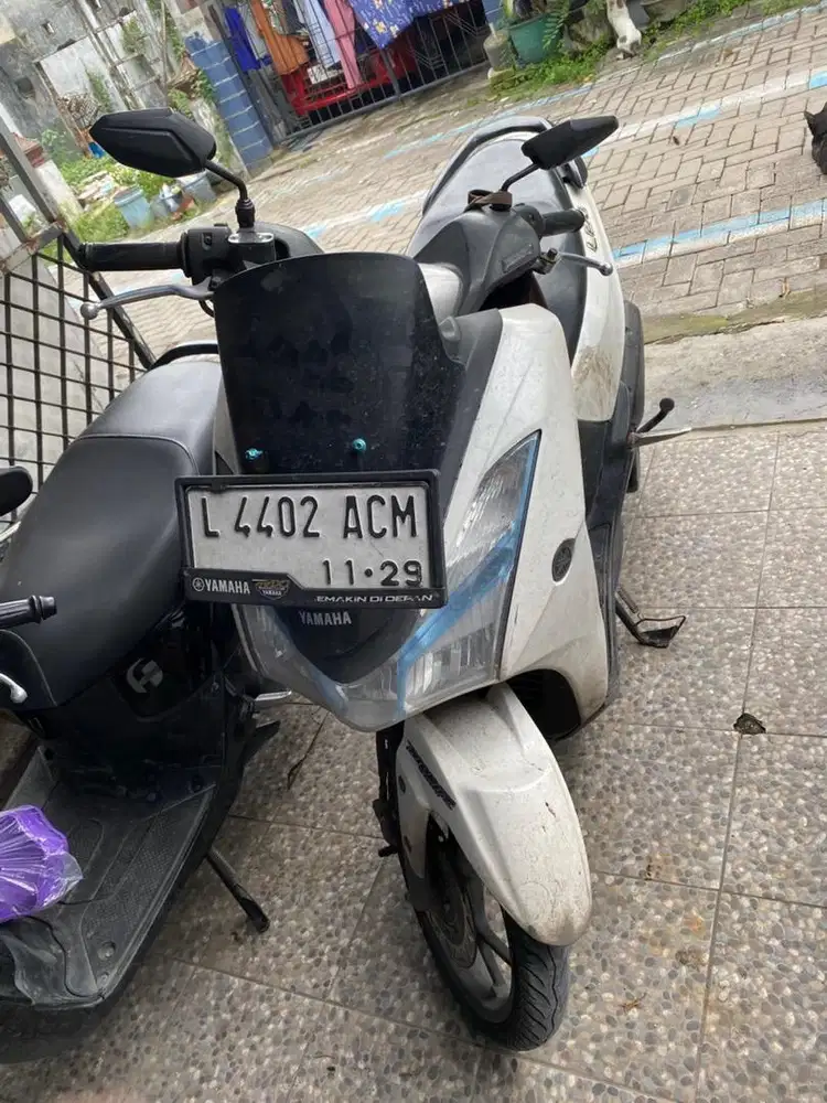 Yamaha lexi putih 125