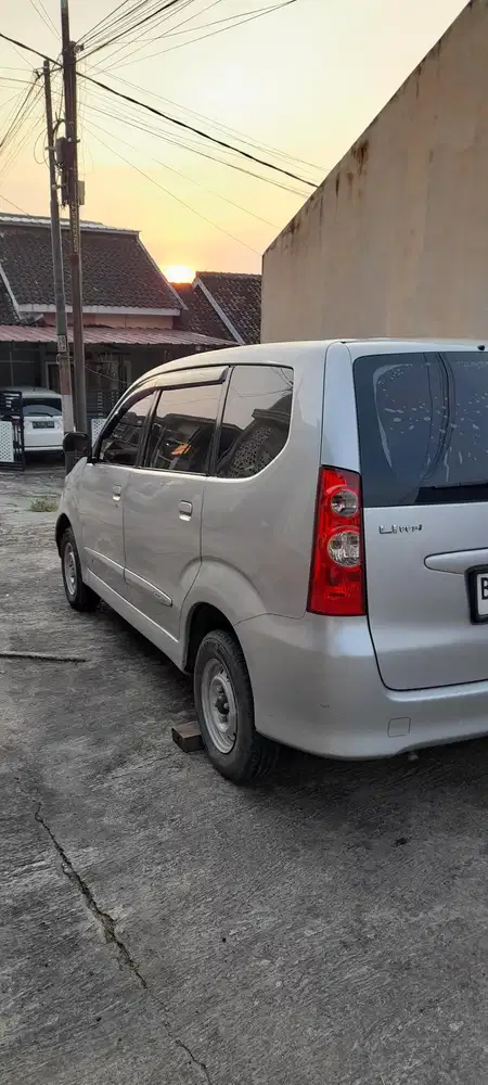 Daihatsu Xenia 2009 Bensin