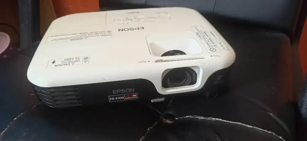 Lcd proyektor ebson EB x100