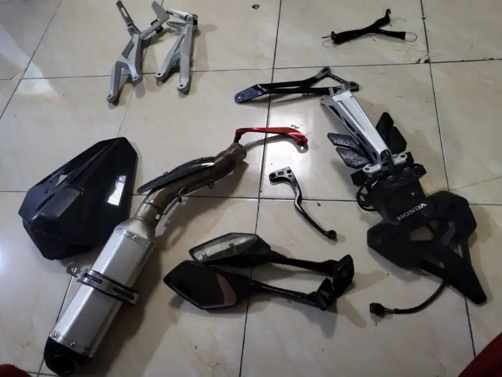 dijual spare part cbr250rr bekas