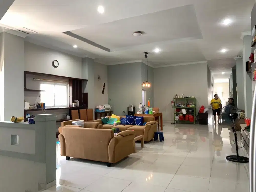 DIJUAL RUMAH FULL RENOVASI DAN FURNISH AKSES JALAN UTAMA DI TAMBORA