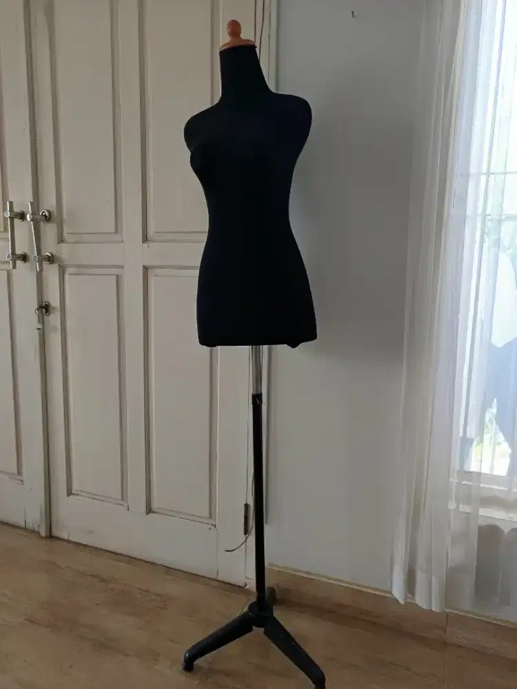Manekin baju dengan tiang 50 RIBU