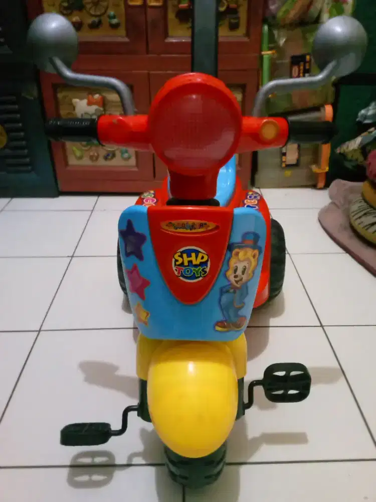 Sepeda anak roda tiga