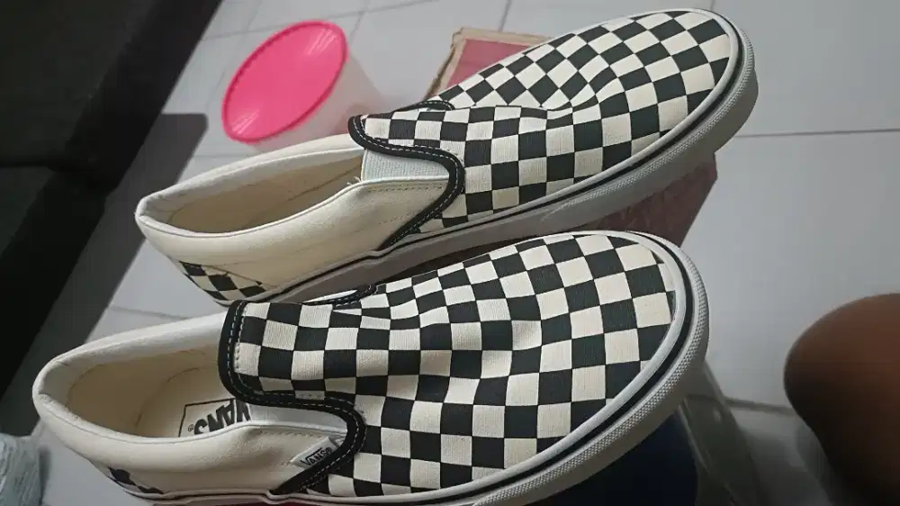 Vans classic checkerboard slip om
