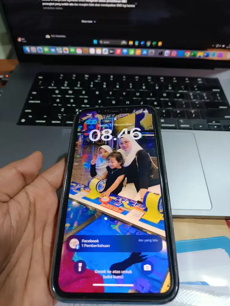 iPhone 11 Pro Max 256Gb Warna Putih (Idaman)