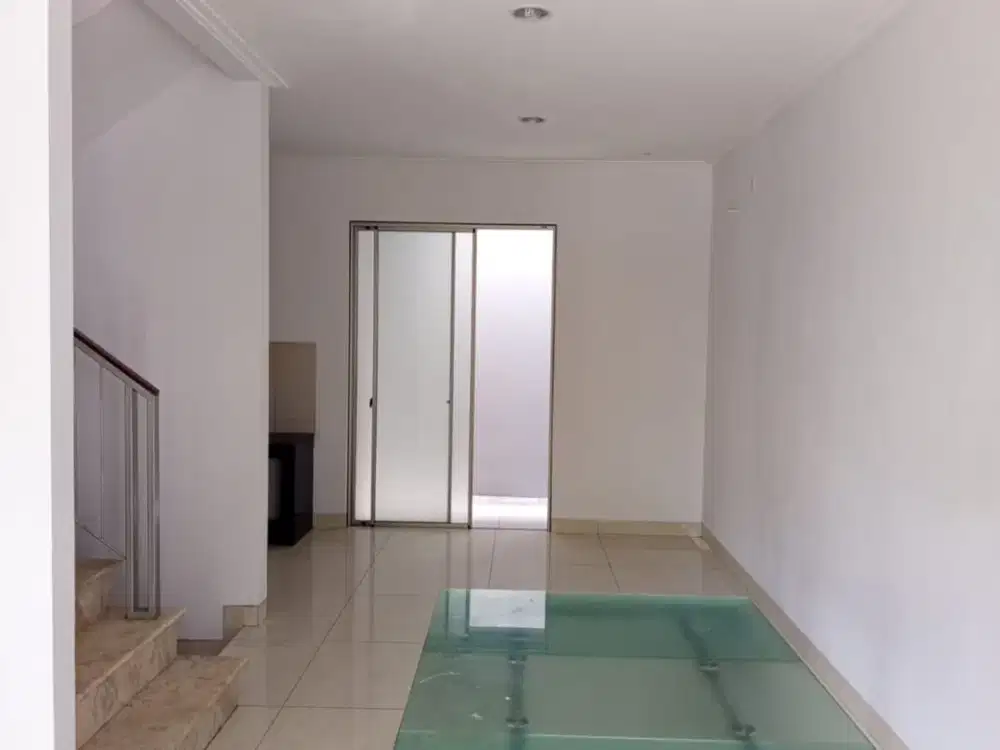 sewa rumah golf island PIK uk 6x15m kosongan