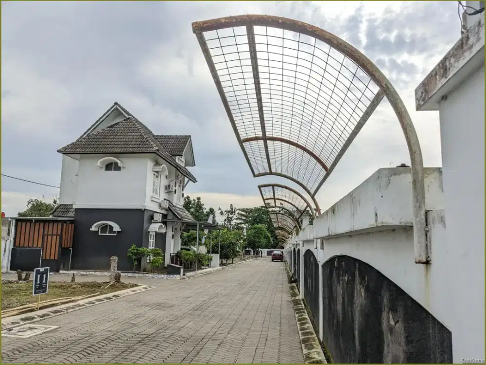 Dijual Rumah Mewah Kolam Renang Pribadi di Ambarketawang gamping sleman