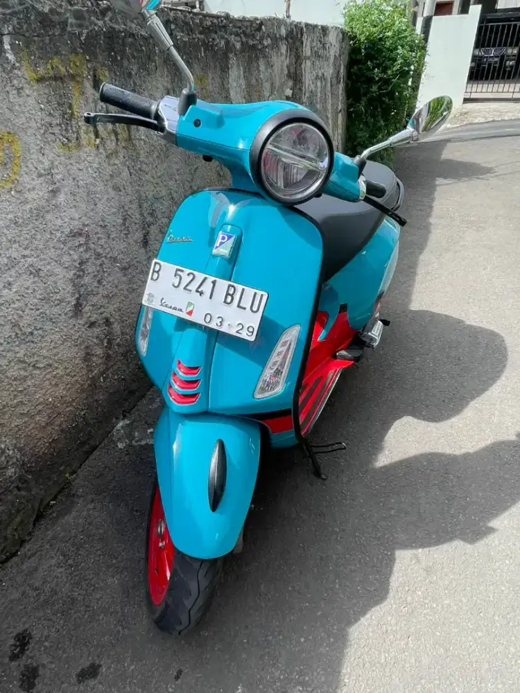 Vespa primavera limited