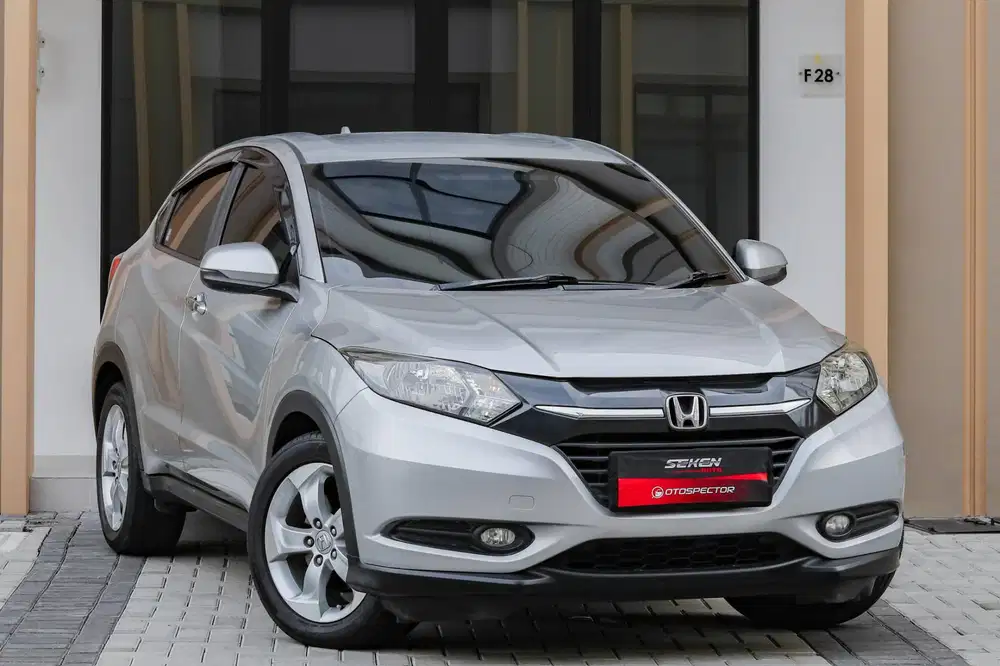 Honda HRV HR-V 1.5 E CVT Matic 2016 Abu Abu Metalik. FULL RECORD!!!