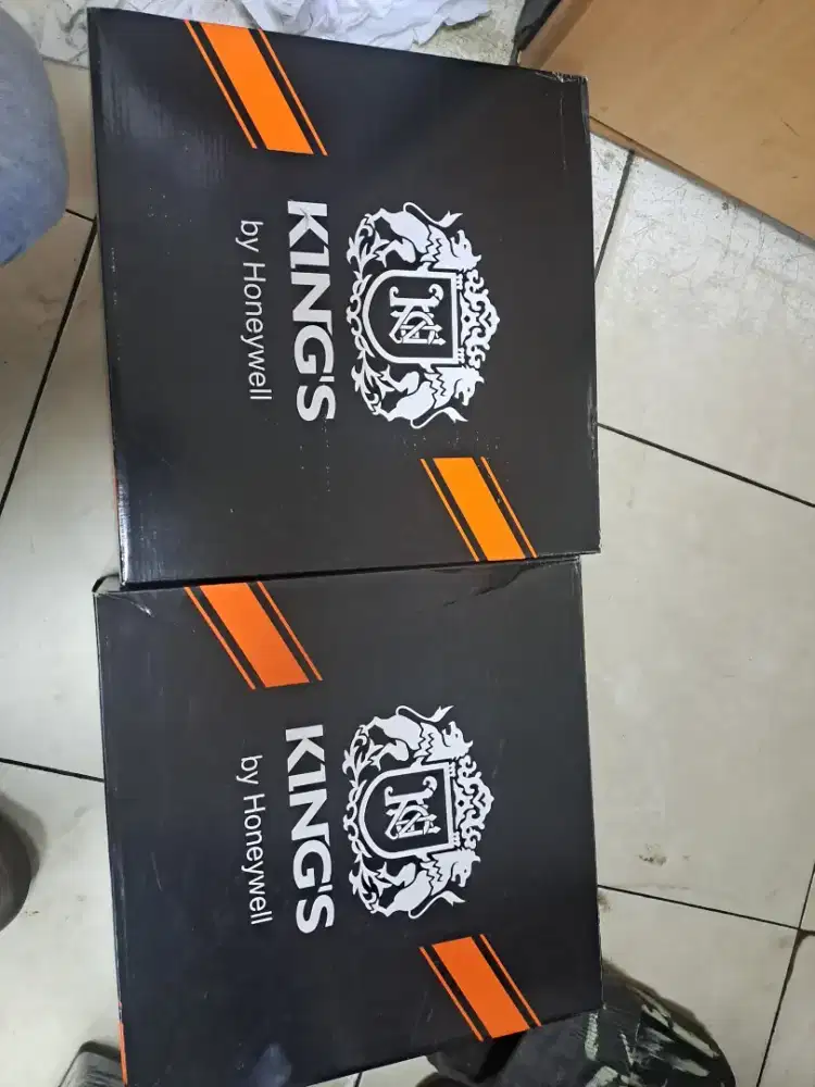 Sepatu safety kings