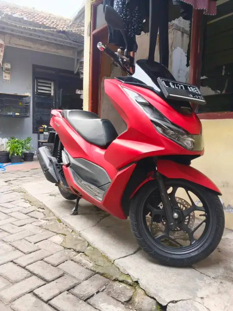 Honda pcx 2022 warna merah