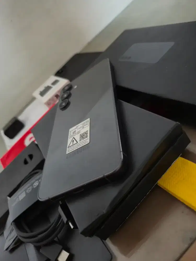 Samsung S24 Fe 8/256.Resmi sein fullset Masih Garansi