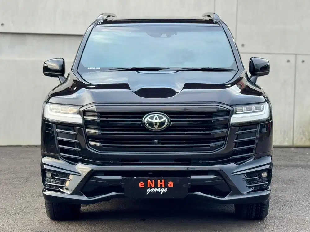 Toyota New Land Cruiser  VXR-300 4×4 AT 2022 istimewa Like New