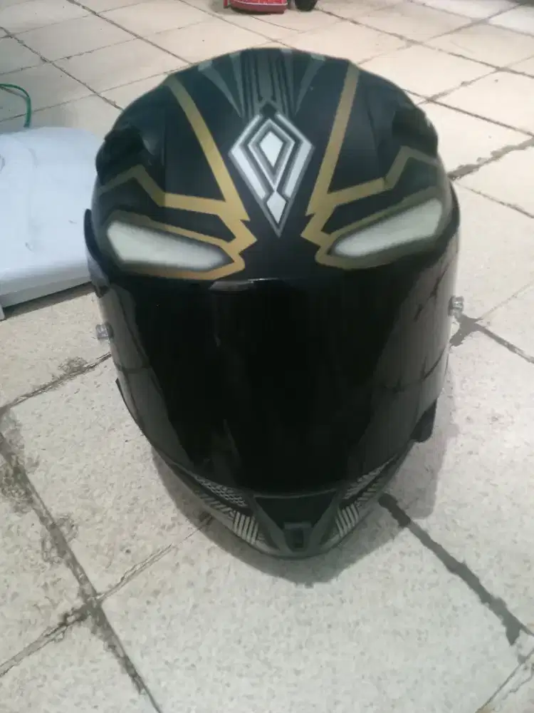Dijual helm kyt edisi black panther