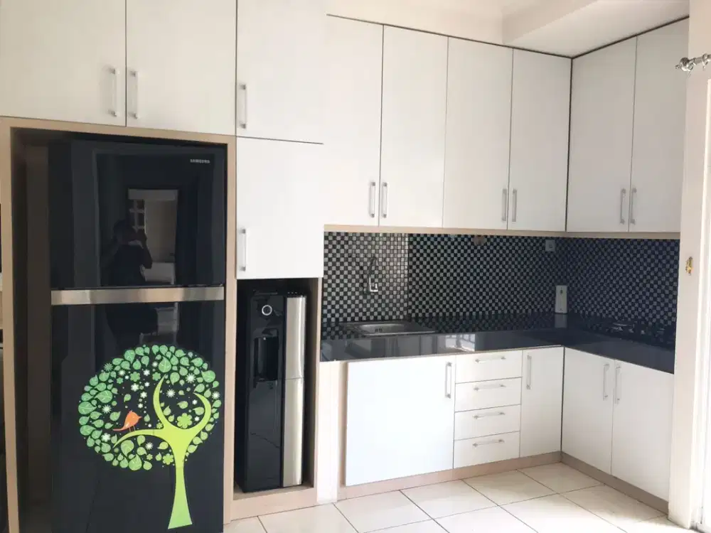 Disewakan Apartemen Mediterania Garden 2 3 Bedroom Luas & Strategis