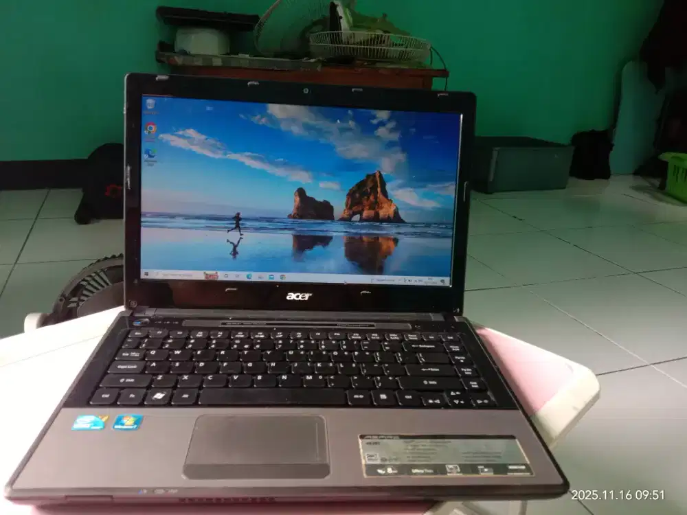 Jual Laptop Acer timeline 8420T core i5