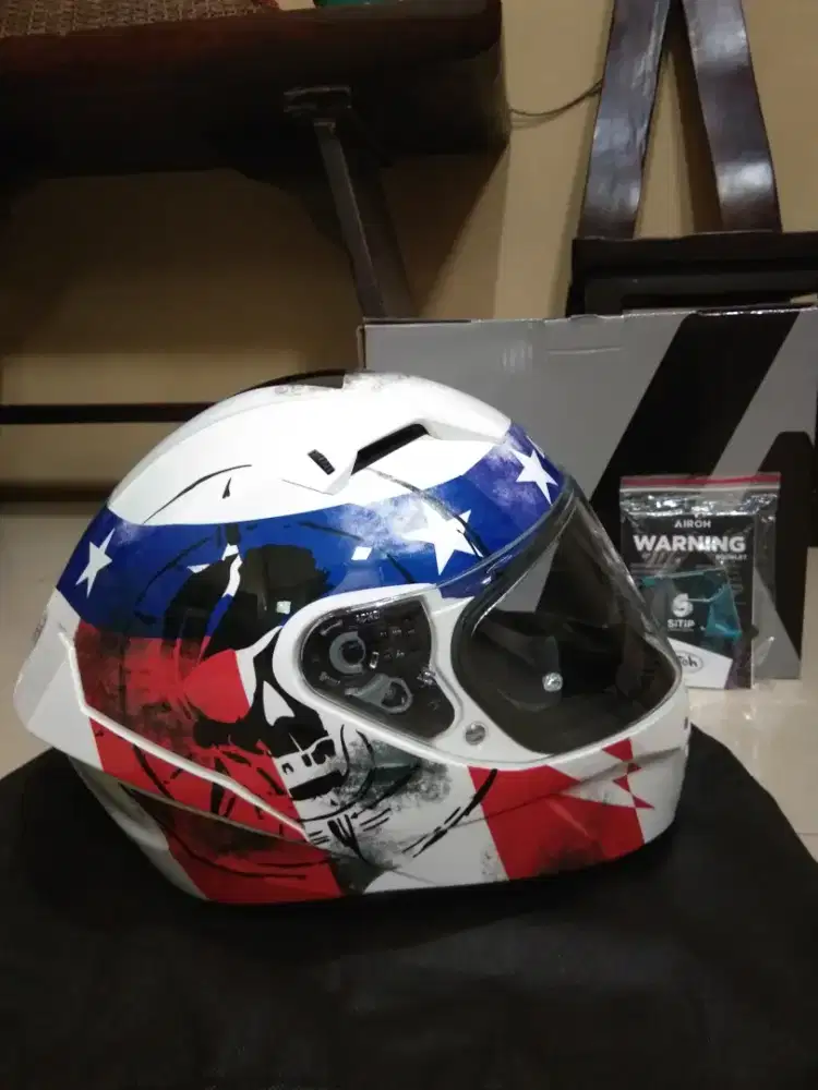 Helm Airoh connor nation gloss