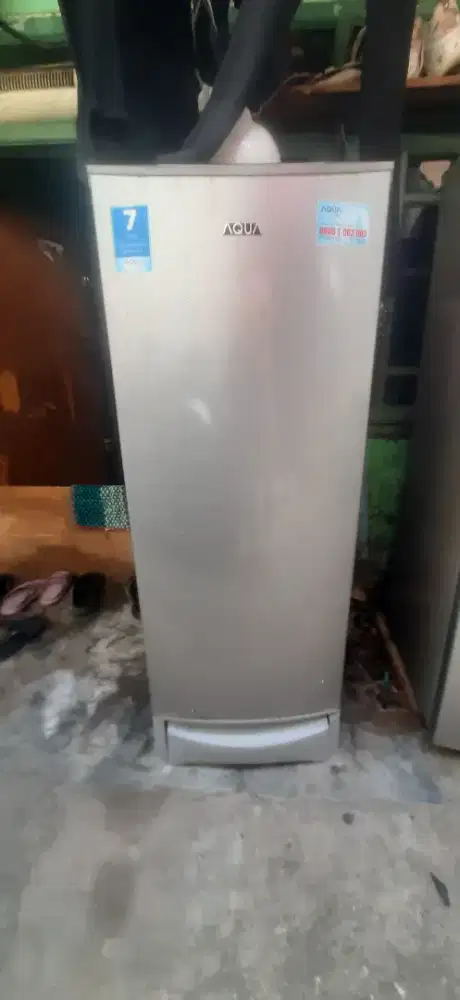 Kulkas 1 pintu AQUA GRATIS ANTAR