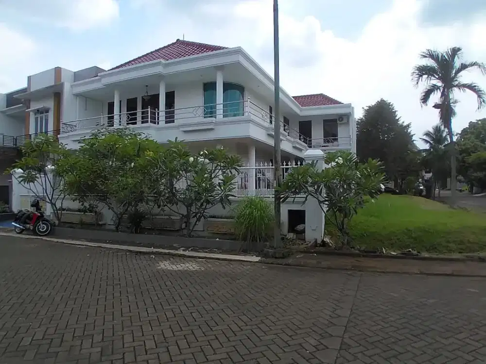 Di Jual Rumah Strategis dan mewah Rafles hils