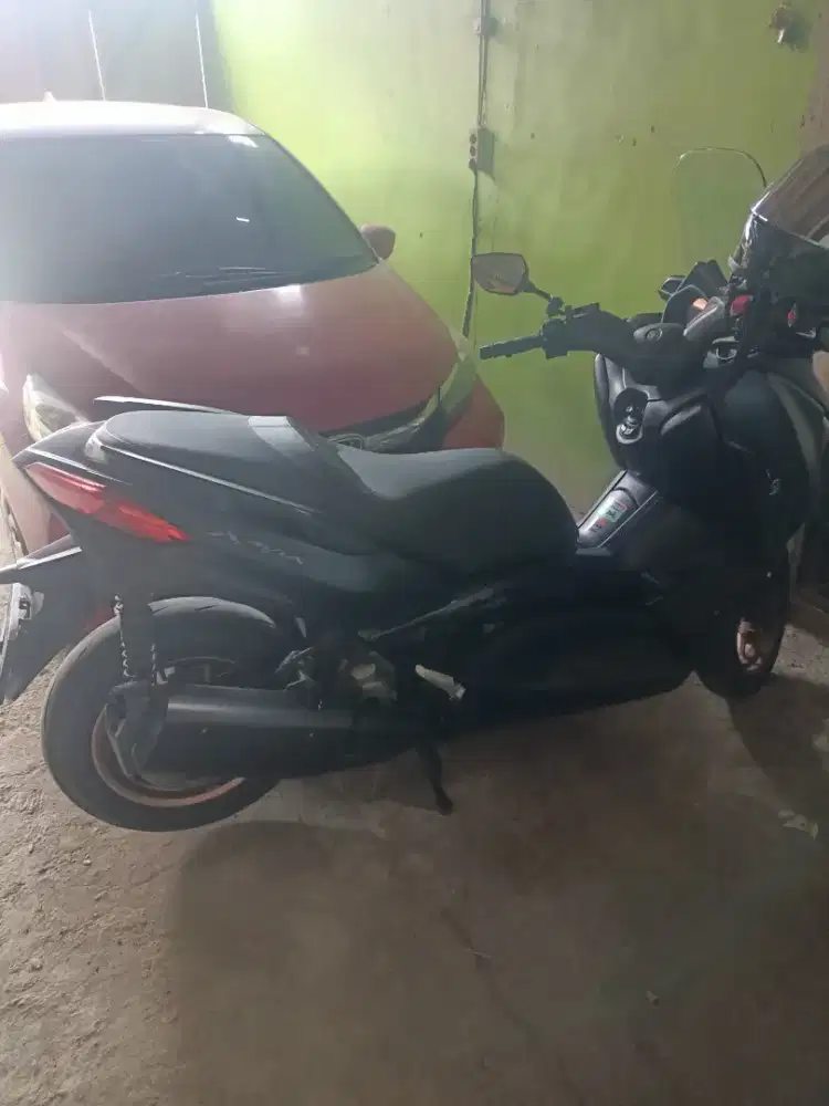 Yamaha X-Max 250 cc