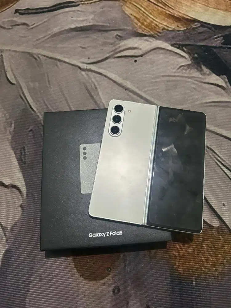 Samsung z fold 5 12/512 gb sein