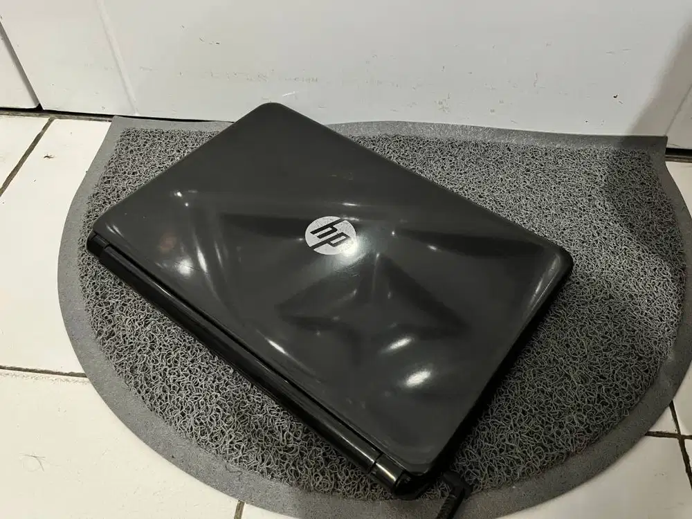 Laptop hp 14 hitam glossy gaming 8gb ram 500gb hdd Intel hd graphics