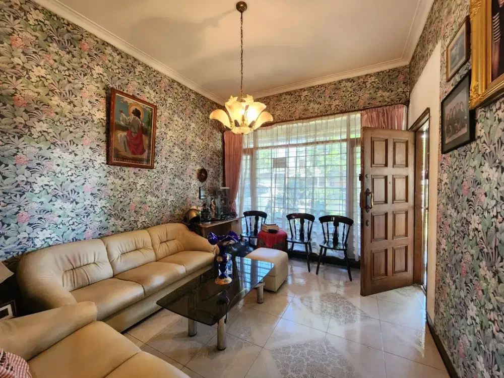 Dijual Rumah 1 Lantai Terawat Semi Furnish Tengah Kota, Garuda, Bandung