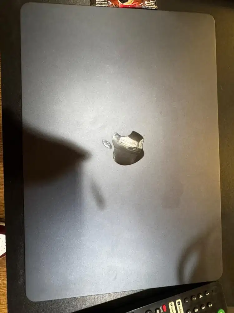 Macbook Air 2022 M2 like new garansi ON ( resmi)