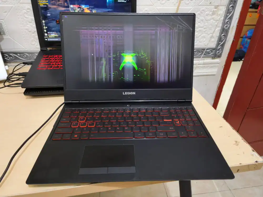 Laptop Lenovo Legion Y530-15ICH Core i7 8750H 8GB/128GB Banyak Minus