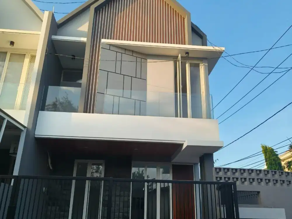 dekat MERR Rumah Manyar Tirtoyoso Utara 5 menit ke Galaxy Mall