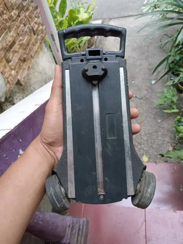 Troli lipat buat bawa barang