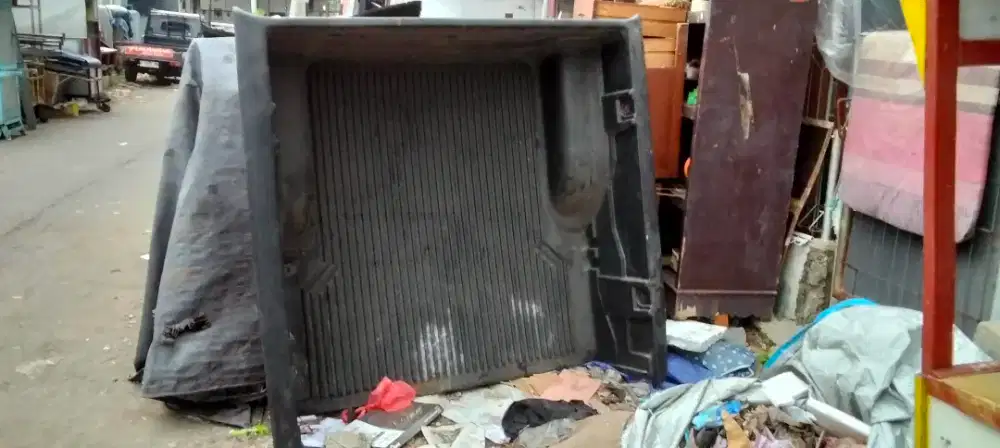 Karet bak Toyota hilux