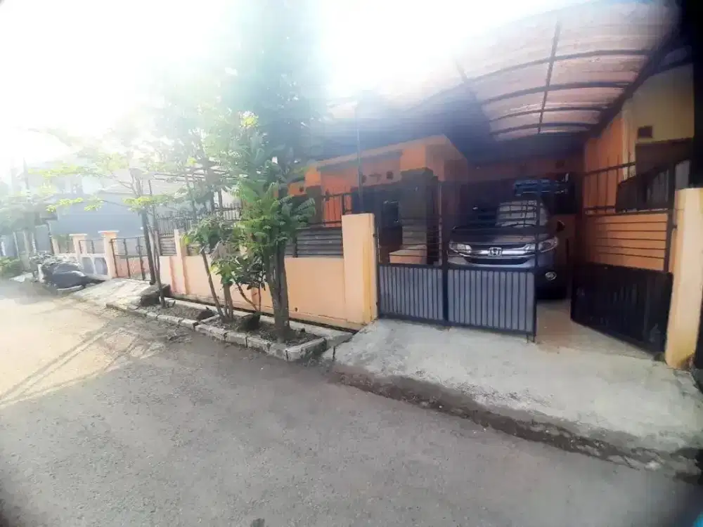 SUPER MURAH*DISEWAKAN RUMAH SEMI FURNISH LUAS DI KOMPLEK PANYILEUKAN KOTA BANDUNG