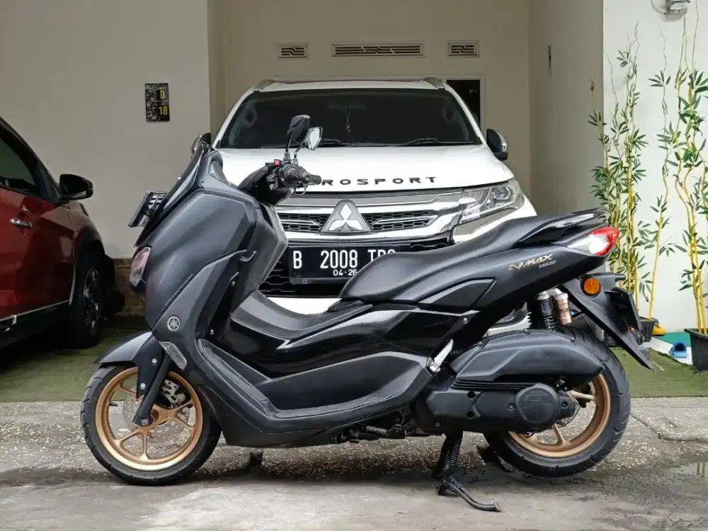 Nmax connected tahun 2022 low km 23/tt boleh gan cash lebih bagus