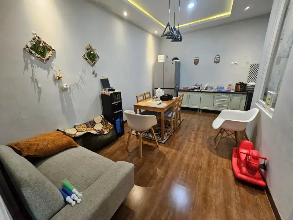 Dijual rumah cantik  di Citraland Cibubur.