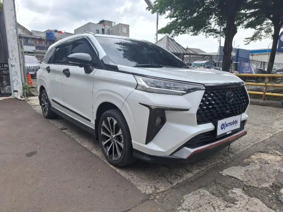 LOW DP Toyota Avanza 1.5 Veloz Q Bensin-AT 2022 DFY