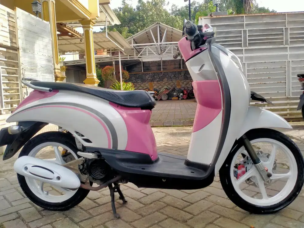 Honda Scoopy lengkap motor sehat walafiat keterangan detail dibawah