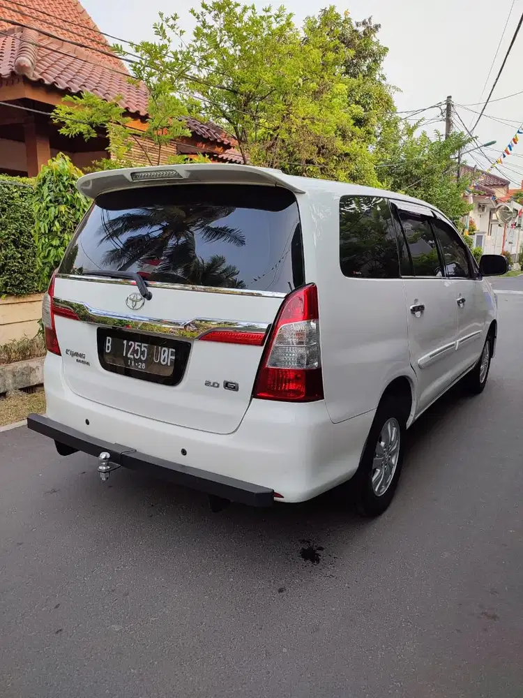Toyota kijang Inova G at metic Tahun 2012 nik 2011 putih nopol ganjil