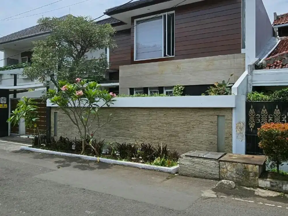 Rumah Cantik Dan Menarik Di Margahayu Raya Soekarno Hatta Dekat Al islam Bandung