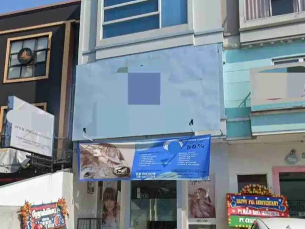 Ruko Bagus !! 3,5 Lantai Ex Salon Disewakan di Duren Sawit Jakarta Timur