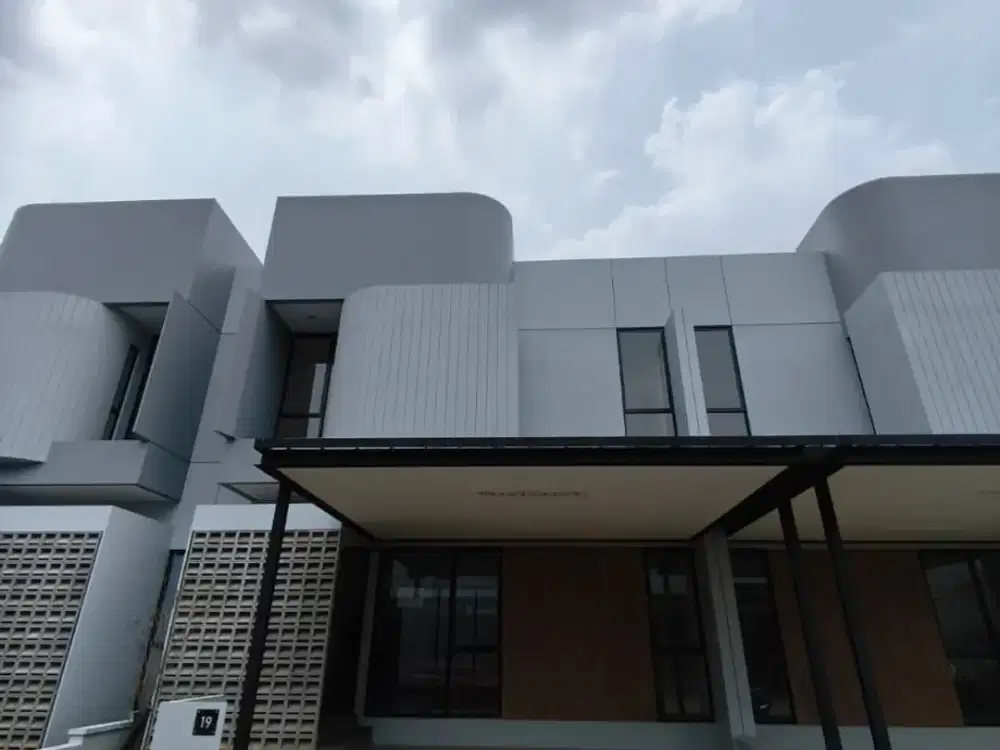 Rumah Baru Belum Pernah Huni di Suvarna Sutera Free AC