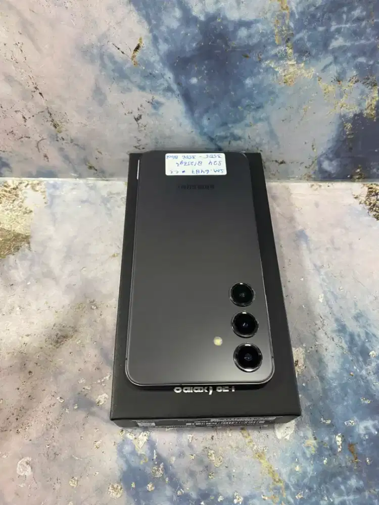 Di jual HP SAMSUNG GALAXY S24 5G RAM 8GB ROM 256GB BLACK