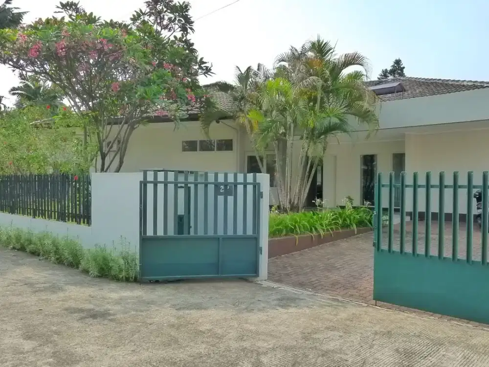 Kemang Timur V 25P – Furnished House with Swimming Pool at Lembonghouse Compound
